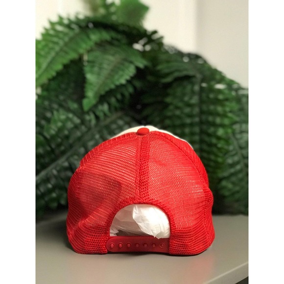 Vtg 1981 HearnsvLeonard The Showdown Hat Hats